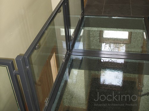 gilinfar glassflooring above